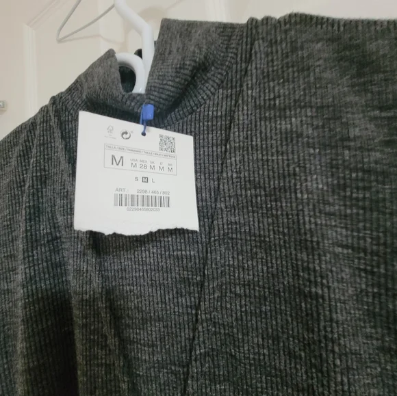 Dress - Picture 3 of 4